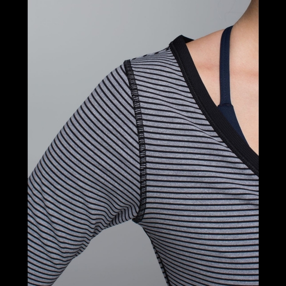 Lululemon awesoma henley - Picture 6 of 8